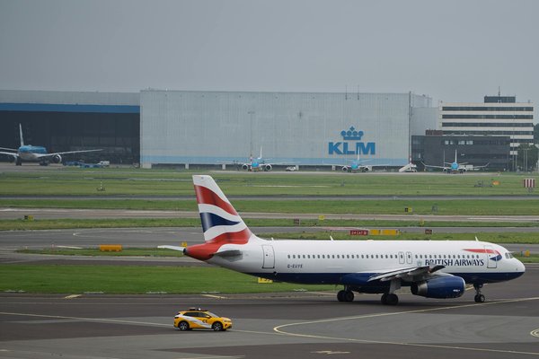 Your Ultimate Guide to Reserving Unforgettable Guided Tours of the UK"s Iconic Historic Lighthouses